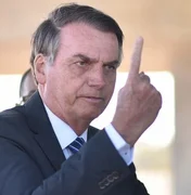 No Maranhão, Bolsonaro critica Lula e Anitta