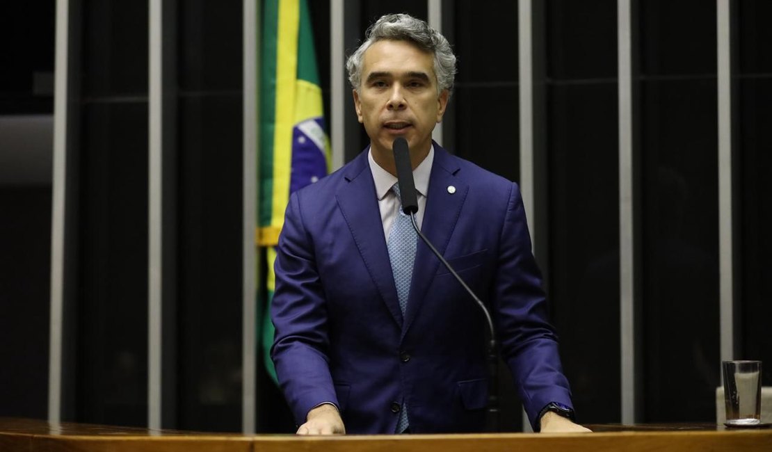Aprovação da isenção do Imposto de Renda é uma vitória para o trabalhador brasileiro, avalia Rafael Brito