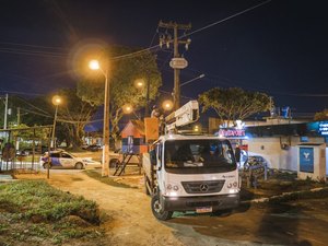 Mutirão da Sima restaura luminárias apagadas no Conjunto João Sampaio II