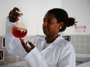 Programa Futuras Cientistas abre inscrições nesta segunda-feira
