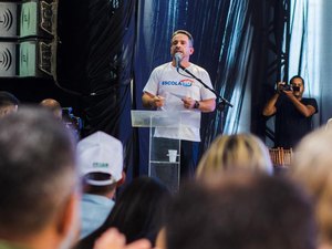 Paulo Dantas assina PL que amplia de R$100 para R$150 valor pago pelo Cartão Escola 10