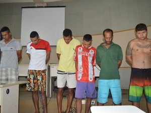 Em ação conjunta, polícias Civil e Militar prendem oito suspeitos de tráfico e receptação
