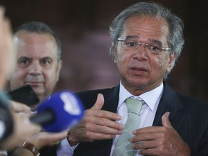 Guedes diz que preço do gás pode cair 40% e PIB industrial crescer 8,46% em 2 anos