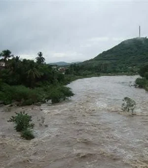 Primos se afogam no Rio Ipanema; buscas continuam por um dos jovens que segue desaparecido