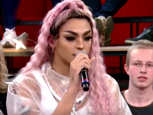 Pabllo Vittar chora ao lembrar bullying na escola