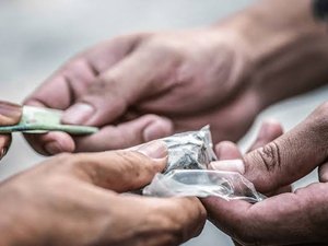 Polícia apreende armas e drogas na Cidade Universitária