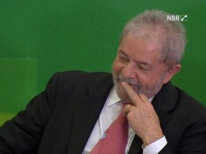 Lula toma posse como ministro-chefe da Casa Civil