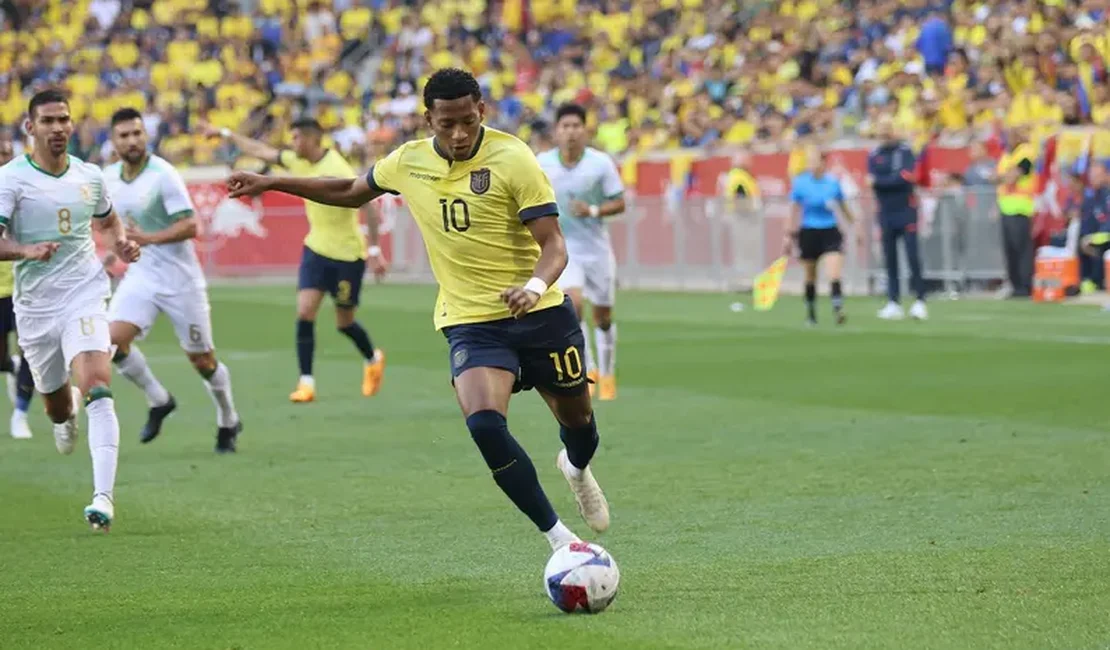 Gonzalo Plata chega ao Brasil para reforçar o Flamengo