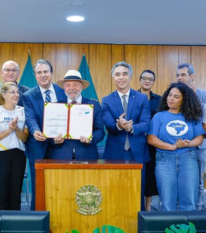 Rafael Brito participa do lançamento de programa para valorização dos professores