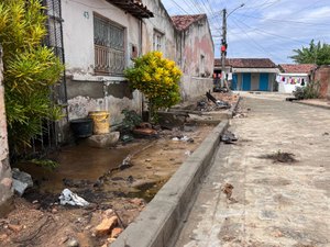 [Vídeo] Moradores do bairro Manoel Teles sofrem prejuízos após fortes chuvas em Arapiraca