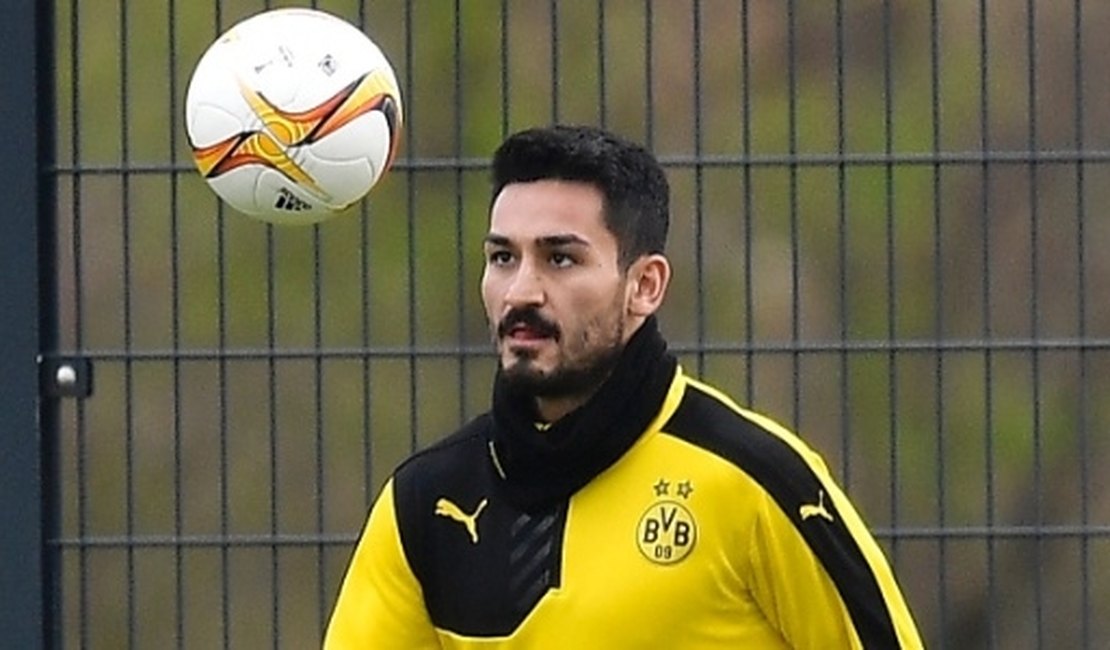 Meio-campista alemão deve ser primeira contratação de Guardiola no City