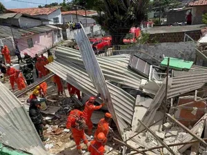 Explosão em Olinda-PE destrói oito prédios, deixa dois mortos e nove feridos