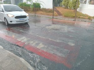 [Vídeo] Temporal provoca alagamentos em vários pontos no Centro de Arapiraca