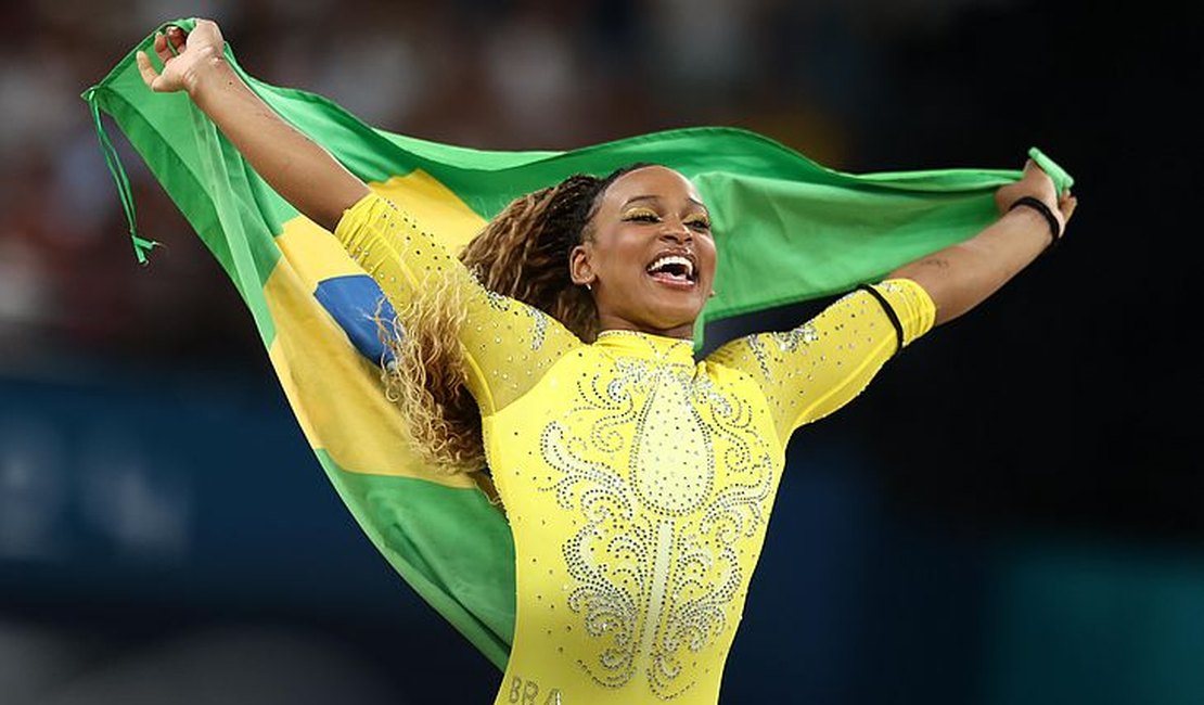 Rebeca Andrade conquista medalha de prata na final de ginástica artística em Paris