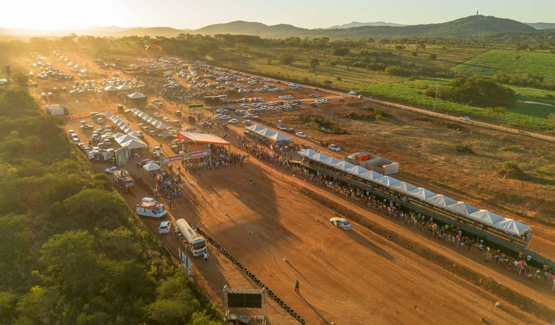 Eduardo Bulhões resgata Campo de Aviação na Festa da Juventude em Santana