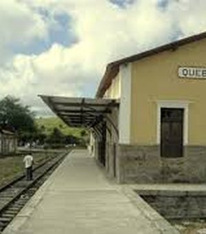 Homem é flagrado com faca de caça durante abordagem no Centro de Quebrangulo