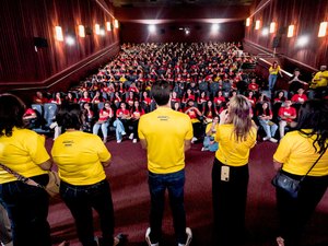 Professores do Pré-Enem Educar É Massa convidam estudantes para aulões