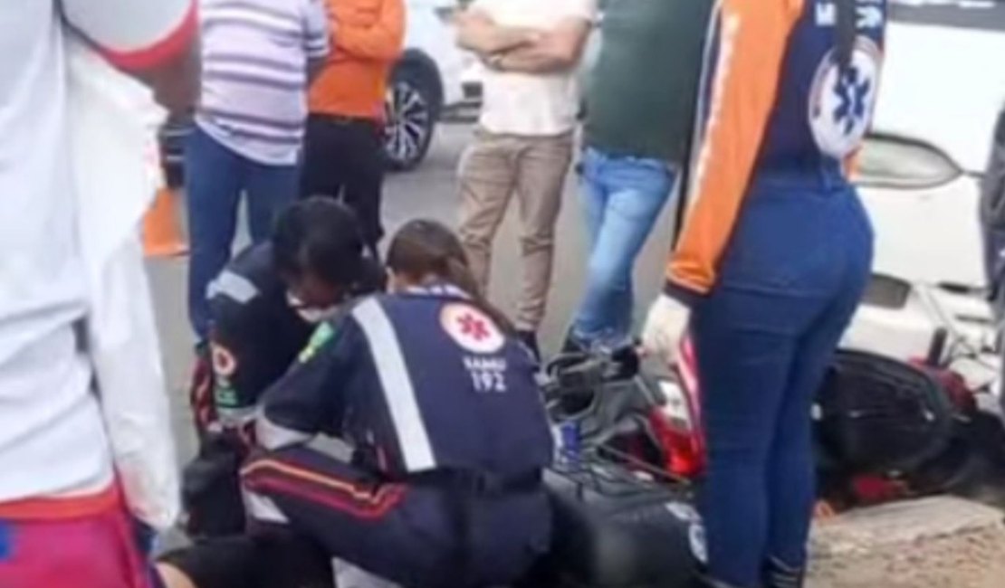 Acidente entre moto e micro-ônibus deixa uma pessoa ferida na AL-220, em Arapiraca