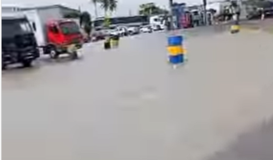 Fortes chuvas provocam alagamentos em diversos bairros de Arapiraca