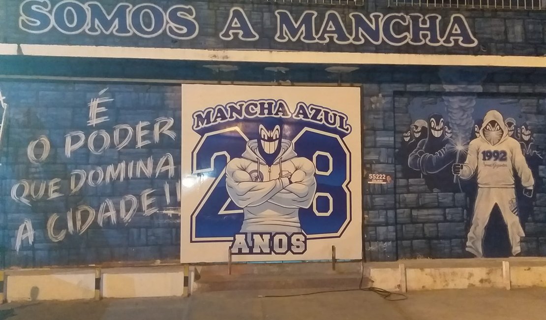 Homem é preso com revólver e droga em sede de torcida organizada em Maceió