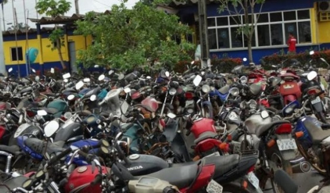 PRF passa a cobrar permanência de veículos retidos nos pátios