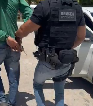 [Vídeo] PC prende em AL homem acusado de homicídio em SE e de estupro na BA