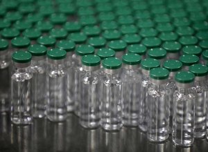 Justiça Federal suspende distribuição de 74,1 mil doses da vacina de Oxford em Manaus