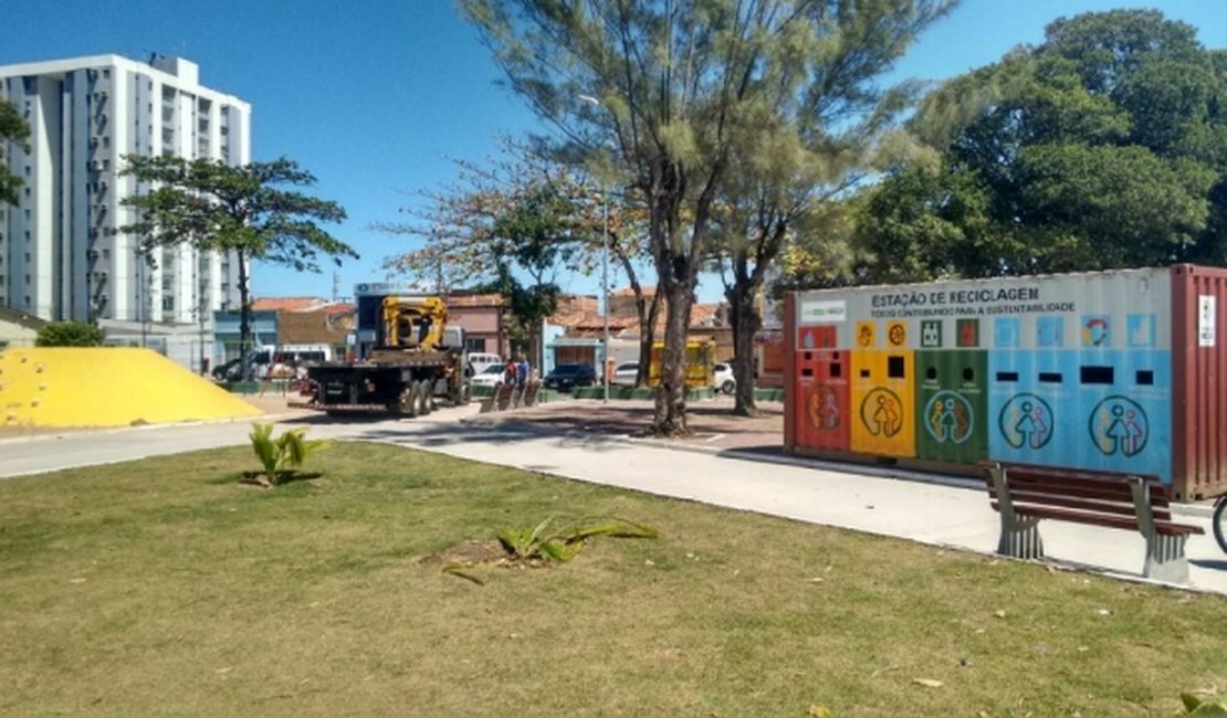 Estação de reciclagem do Farol passa a ficar na Praça da Faculdade