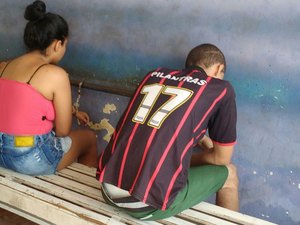 Criminoso armado anuncia assalto em ponto de ônibus no Parque Ceci Cunha 