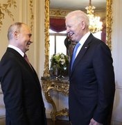 Joe Biden e Vladimir Putin conversarão neste sábado (12)