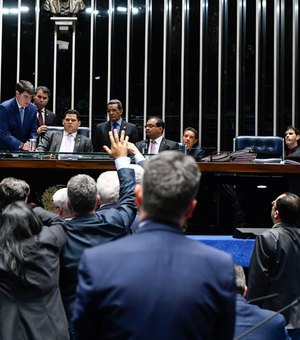 Senado impõe derrota a Bolsonaro e derruba decreto sobre armas