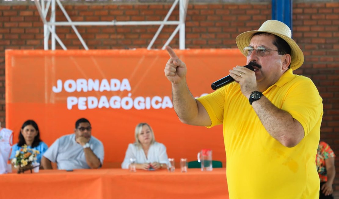 Proposta pedagógica é apresentada para pais de alunos de escola em Rio Largo