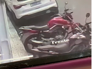 [Vídeo] Homem rouba moto estacionada na rua Dom Vital em Arapiraca
