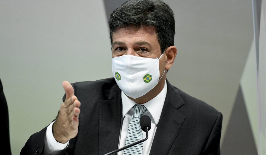 Renan Calheiros avalia depoimento de Mandetta na CPI