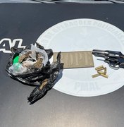 PM apreende drogas e arma de fogo em área de mata no Aldebaran