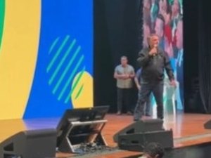 Jair Bolsonaro afirma não se importar com a possibilidade de ir preso: 'Caguei para prisão'