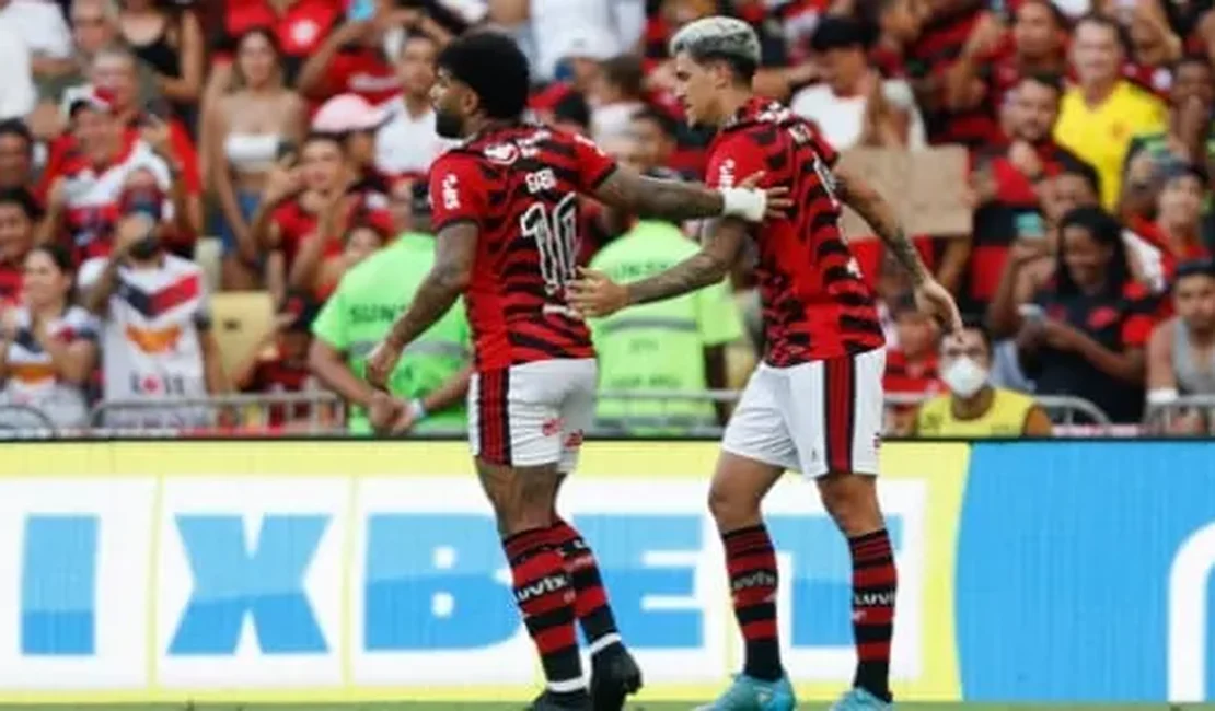 Nada mudou: Pedro e Gabigol estreiam nova numeração com gols pelo Flamengo