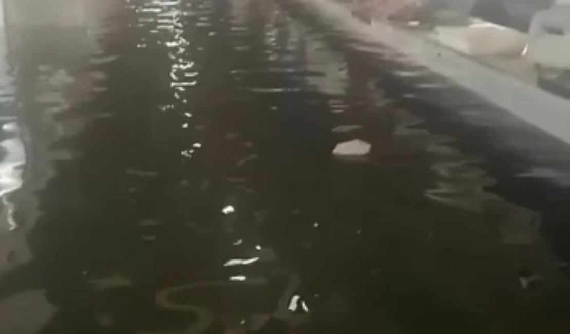 Mercado da Produção amanhece inundado nesta quarta (25)