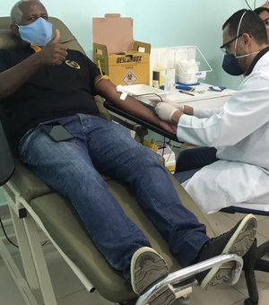 Hemoal faz coleta de sangue na Gruta, em Maceió, nesta quarta-feira (9)