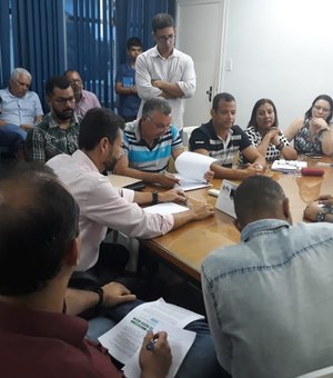 Servidores cobram data-base durante reunião com Prefeitura de Maceió