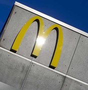 Dois trabalhadores do McDonald's morrem eletrocutados no restaurante