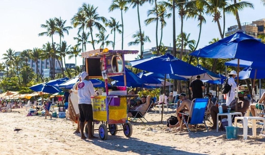 Turistas seguem relatando práticas abusivas em praias de AL, mas denúncias não chegam aos órgãos competentes