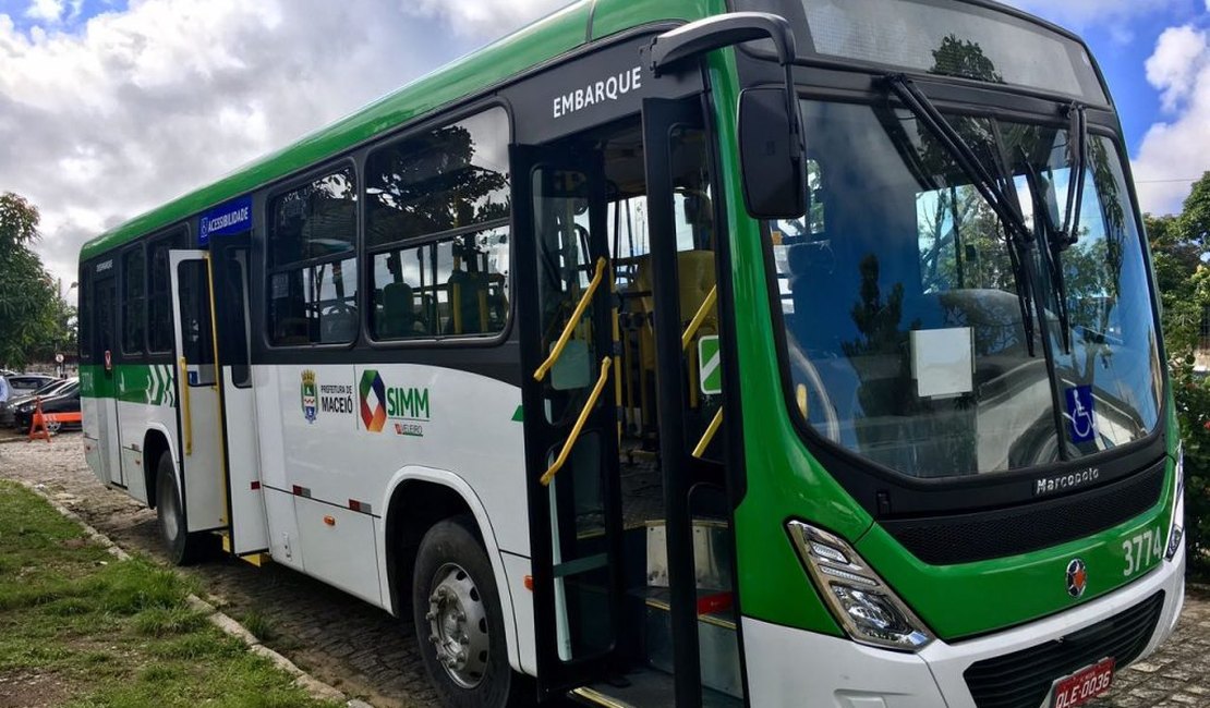 Obra da Casal modifica itinerário de linha de ônibus na Ponta Verde