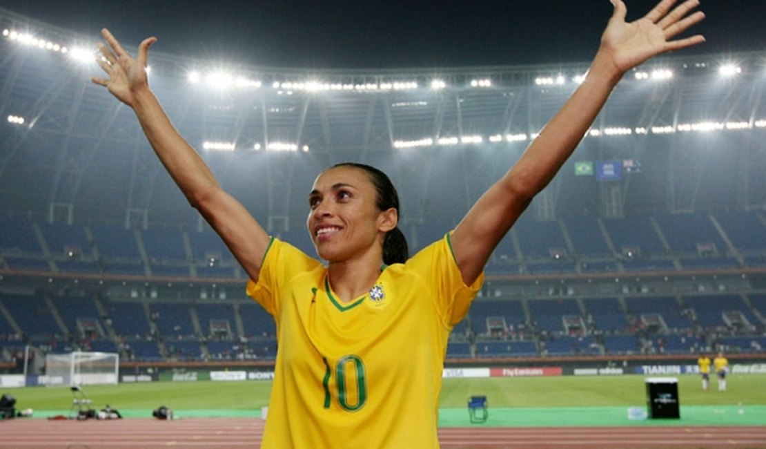 Marta elogia atuação de Firmino pela seleção brasileira: 'Mostrou atitude'