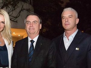 Ana Hickmann posta foto com Bolsonaro e fãs reagem: 'Barbie fascista'