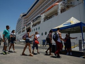 Temporada de cruzeiros marítimos injetará mais de R$ 2 bi na economia