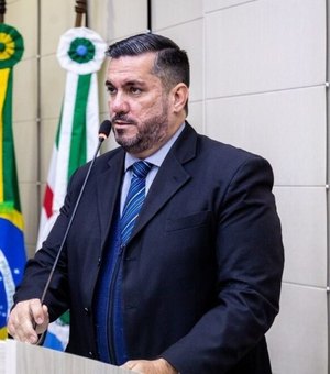 Leonardo Dias cobra fim do 'comércio' de agendamentos no CadÚnico em Maceió