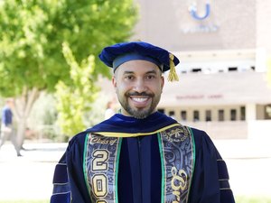 Gil do Vigor se forma no doutorado e anuncia convite para dar aulas na Universidade de Chicago