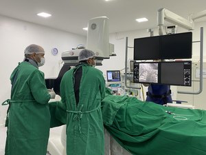 Nova hemodinâmica do HGE realiza mais de 100 procedimentos no 1º mês