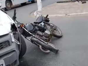 [Vídeo] Motociclista fica ferido após colisão com veículo no bairro Canafístula em Arapiraca